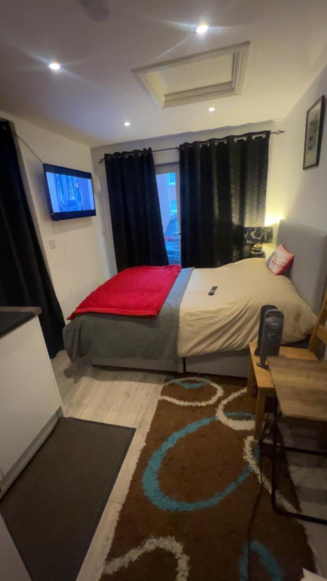 Cozy Small Studio Peterborough Luaran gambar